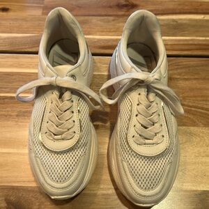 Ladies sneakers size 38